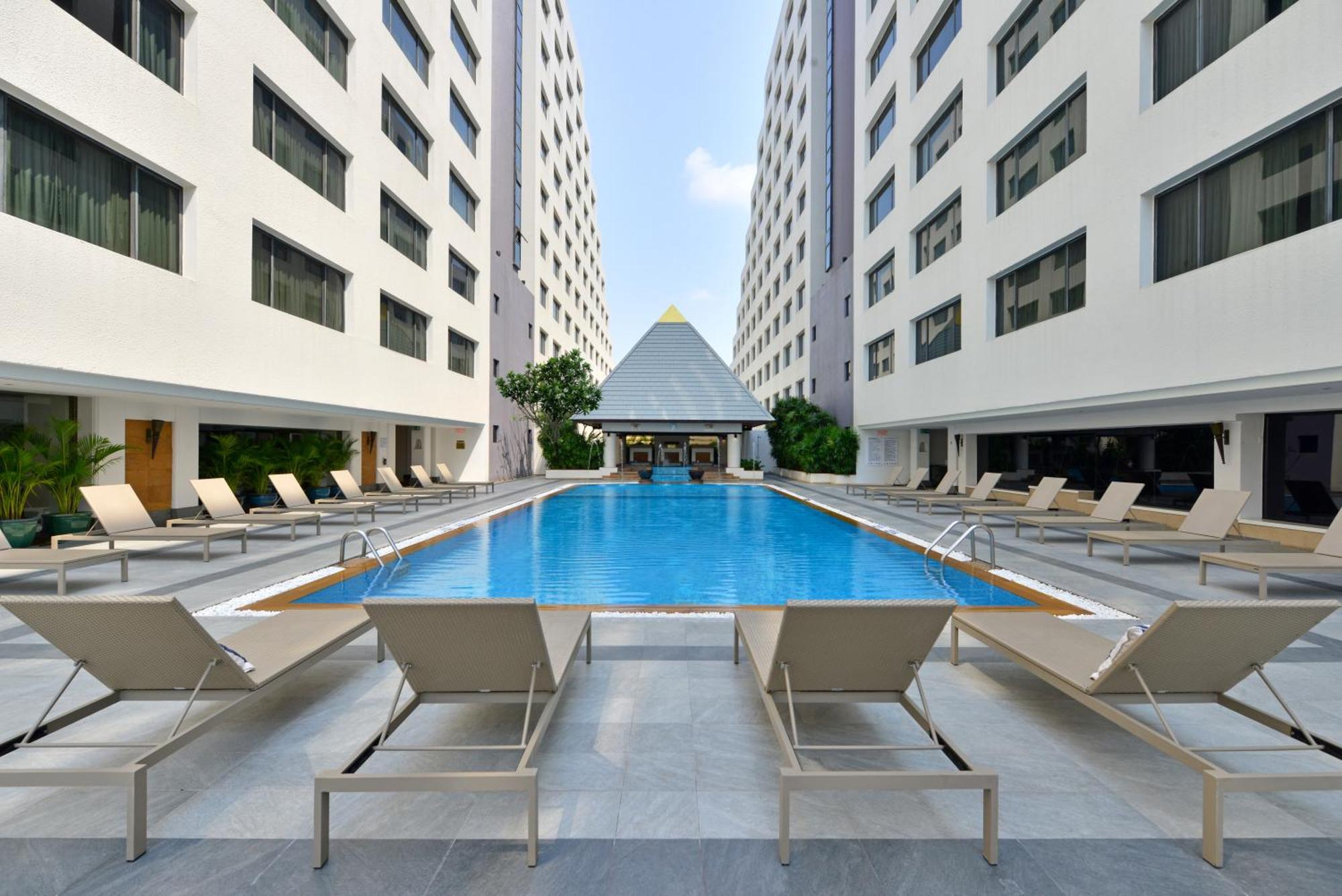 Twin Towers Hotel Bangkok Exteriör bild